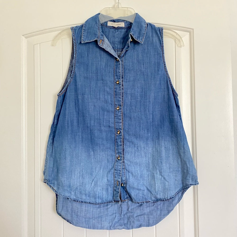 Forever 21 Ombré Denim Sleeveless Button-Up - XS